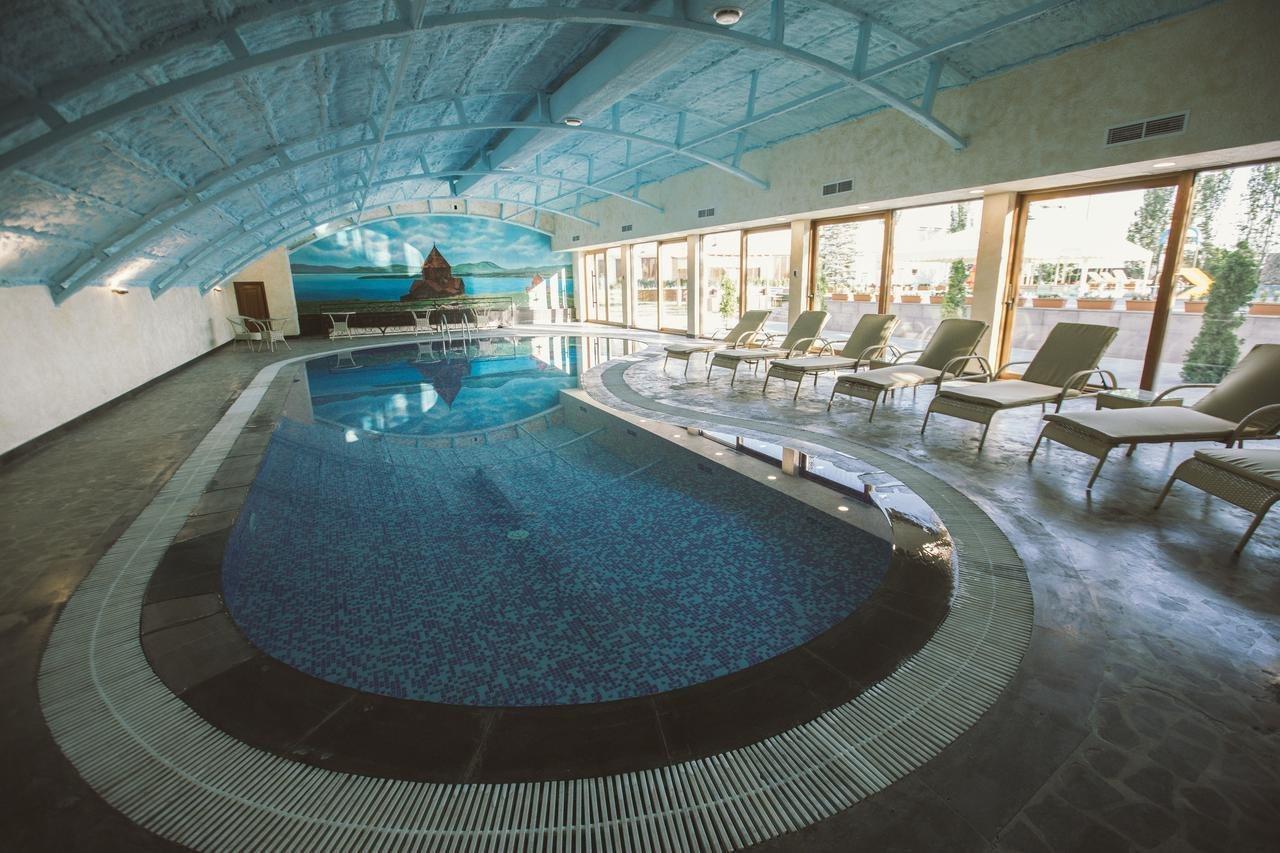 Caucasus Hotel Kasagh Luaran gambar Indoor pool