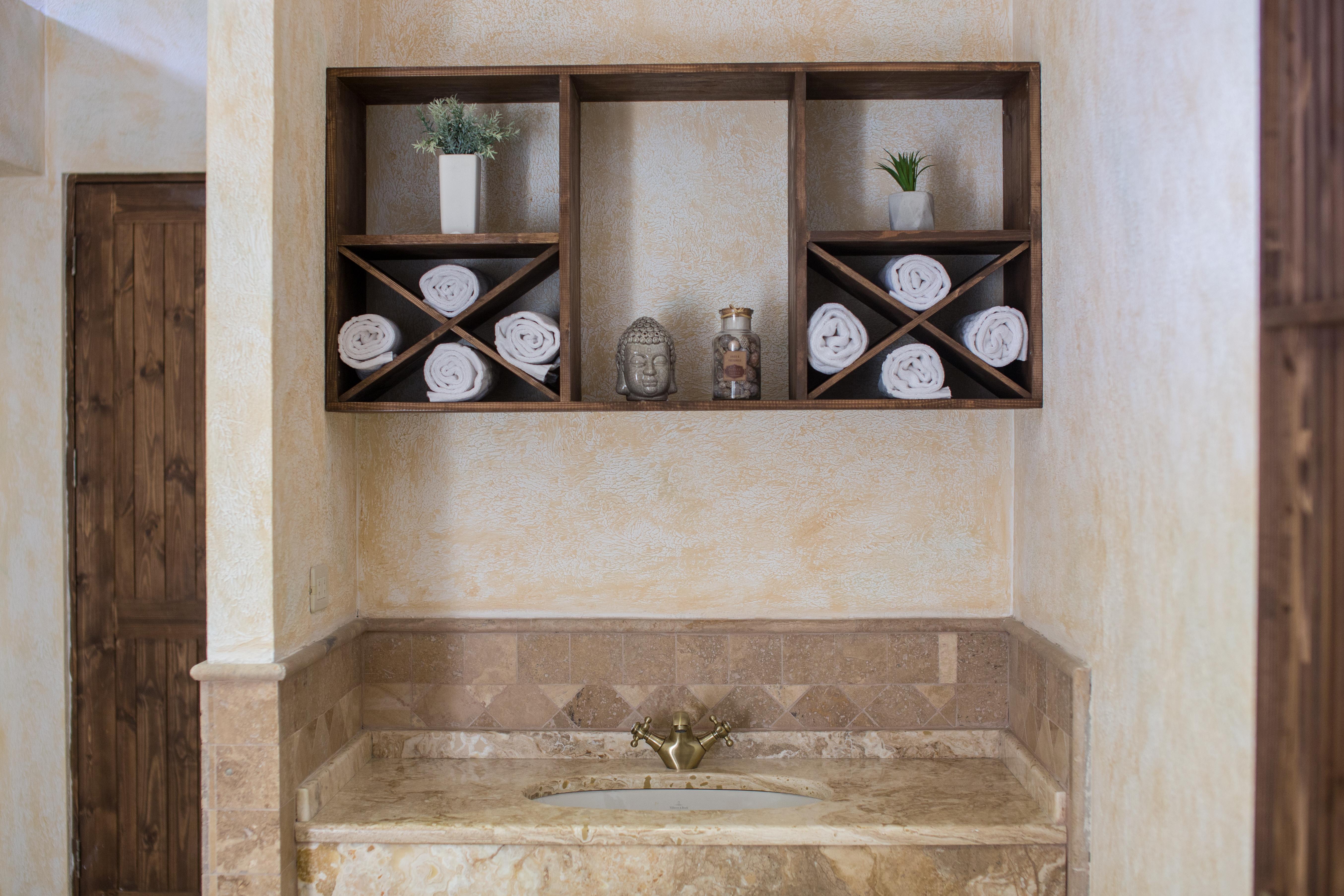 Caucasus Hotel Kasagh Luaran gambar A wall mounted towel rack